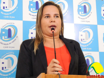 Vereadora Leinha solicita várias obras para zona rural do município