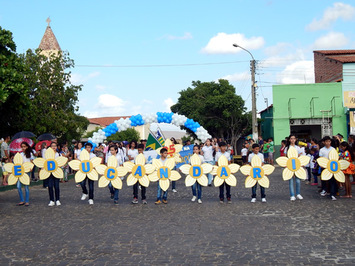 Escola Educandário participa do Desfile Cívico da independência