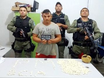 Homem é preso com grande quantidade de Droga em São Miguel do Tapuio