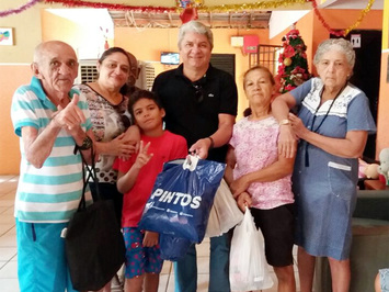 Vereador Paiva Junior faz doações ao Abrigo São Lucas, em Teresina 