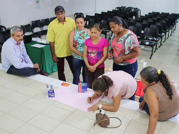 Feirantes e catadores passam por capacitação em Castelo do Piauí