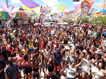 Lene Alves e Banda leva público ao delírio no último dia de Carnaval