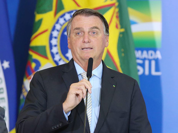 Presidente Bolsonaro zera PIS e Cofins do diesel e do gás de cozinha