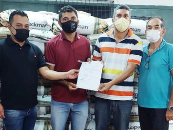 SAF realiza entrega de sementes de milho e feijão em Sigefredo Pacheco