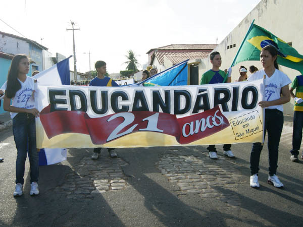 Educandário no desfile de 7 de setembro Full educand rio no desfile de 7 de setembro1