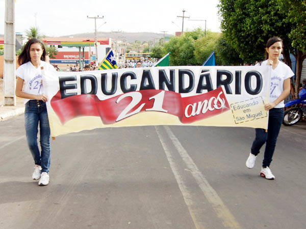 Educandário no desfile de 7 de setembro Full educand rio no desfile de 7 de setembro6