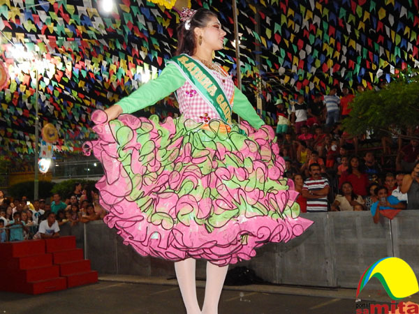 Full 07   rainha da quadrilha raio do sol  palmeira de cima 