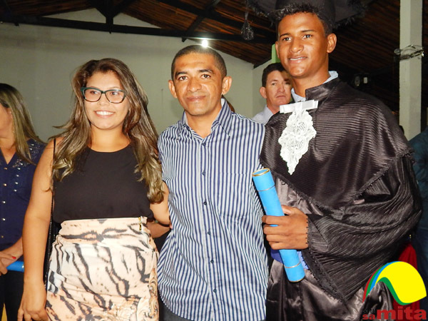 Full cola  o de grau da rede municipal de ensino11