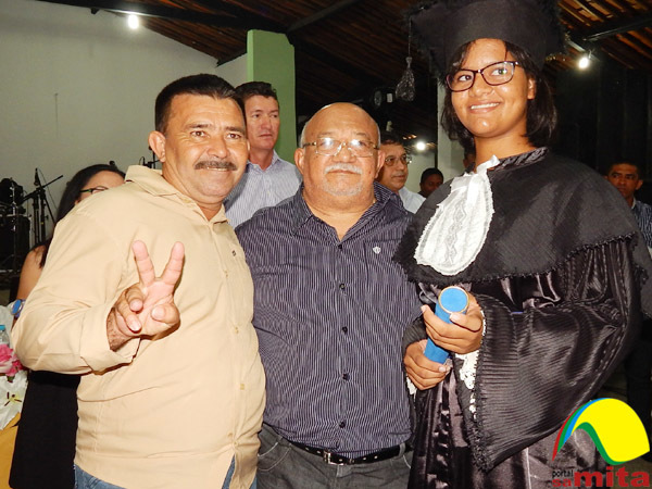 Full cola  o de grau da rede municipal de ensino12