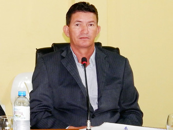 Vereador apresenta três requerimentos no legislativo municipal