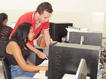 Prefeitura de SMT beneficia população com vários cursos gratuitos