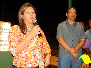 Vereadora acompanha entrega de obras para a população do município
