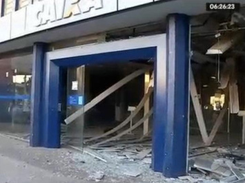 Bandidos matam morador de rua durante assalto a Caixa de Timon