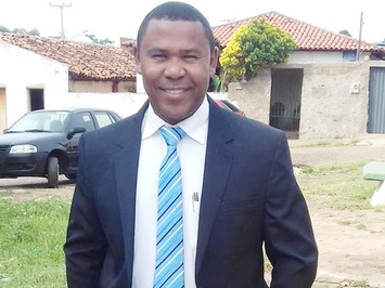 Vereador de Cristalândia é alvejado com vários tiros dentro de casa