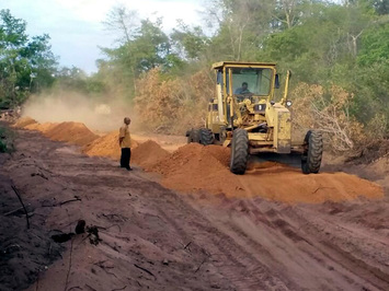 Prefeitura de SMT realiza adequação de várias estradas na zona rural