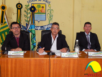 Câmara Municipal aprova reajuste salarial para os professores