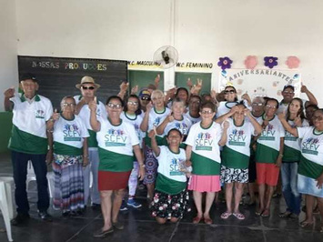 Idosos do CAPI recebem fardamento em São Miguel do Tapuio