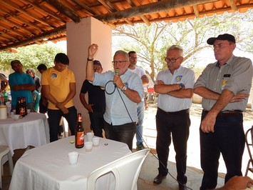 Prefeito apresenta obras no povoado Simpatia, zona rural do município