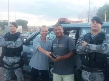 Motorista Desempregado encontra carteira com R$ 3,4 mil e devolve
