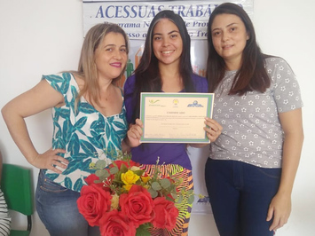 Prefeitura certifica alunos do curso de Cabeleireiro no povoado Coqueiro