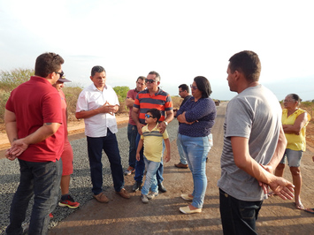 João de Deus visita pavimentação asfáltica da Rodovia PI-120