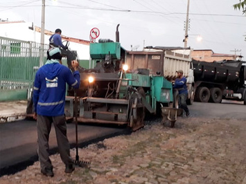 Mais uma Rua de São Miguel do Tapuio recebe pavimentação asfáltica