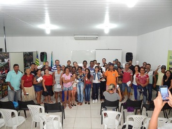 Município realiza solenidade para entrega de óculos de grau a alunos