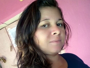 Mulher procura familiares em SMT que não vê há mais de 25 anos
