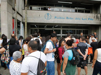 Ministerio da Educação suspende início das inscrições para o Prouni