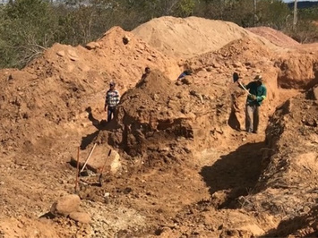 Prefeitura inicia construção de várias passagens molhadas no município