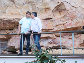 Ao lado de Bolsonaro, Ciro anuncia ações de melhorar para a Serra da Capivara