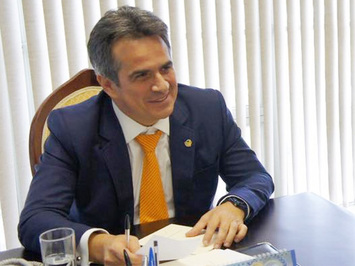 Ciro busca destravar implantação da Universidade do Delta do Parnaíba
