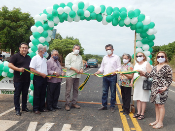 Prefeito inaugura Avenida ligando os Bairros Santa Rita e Açude São Vicente