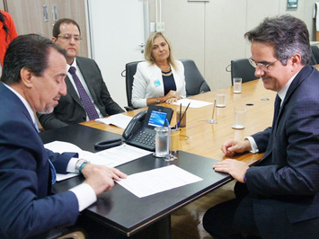 Com ajuda de Ciro e Iracema Portella, HGV começa a fazer cirurgias cardíacas