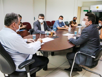 Seduc Piauí e Sesapi discutem vacina para os profissionais da educação