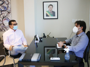 Prefeito Olavo Junior solicita recursos a Deputado para obras no município
