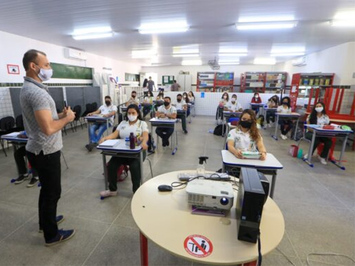 Governo do Estado do Piauí autoriza mudança de classe para 683 professores