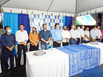 Prefeito de São Miguel do Tapuio entrega obras de asfaltamento à população