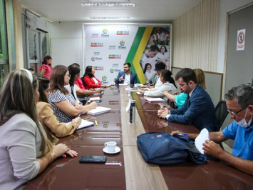 Seduc e Sinte-PI dialogam sobre valorização dos profissionais de educação