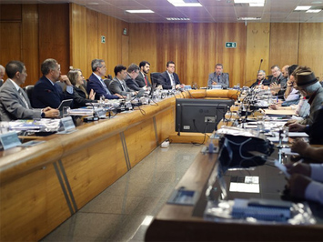 Governo baixa juros de empréstimos consignados para beneficiários do INSS