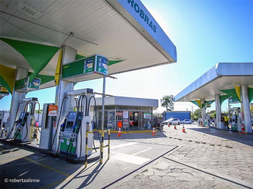 Preço da gasolina sobe R$ 0,31 após volta de impostos federais