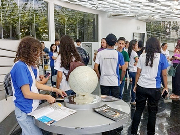 Estudantes da rede municipal realizam aula passeio ao Museu da Ciência de Sobral