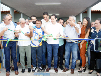 Prefeito entrega Centro Administrativo durante programação de aniversário da cidade